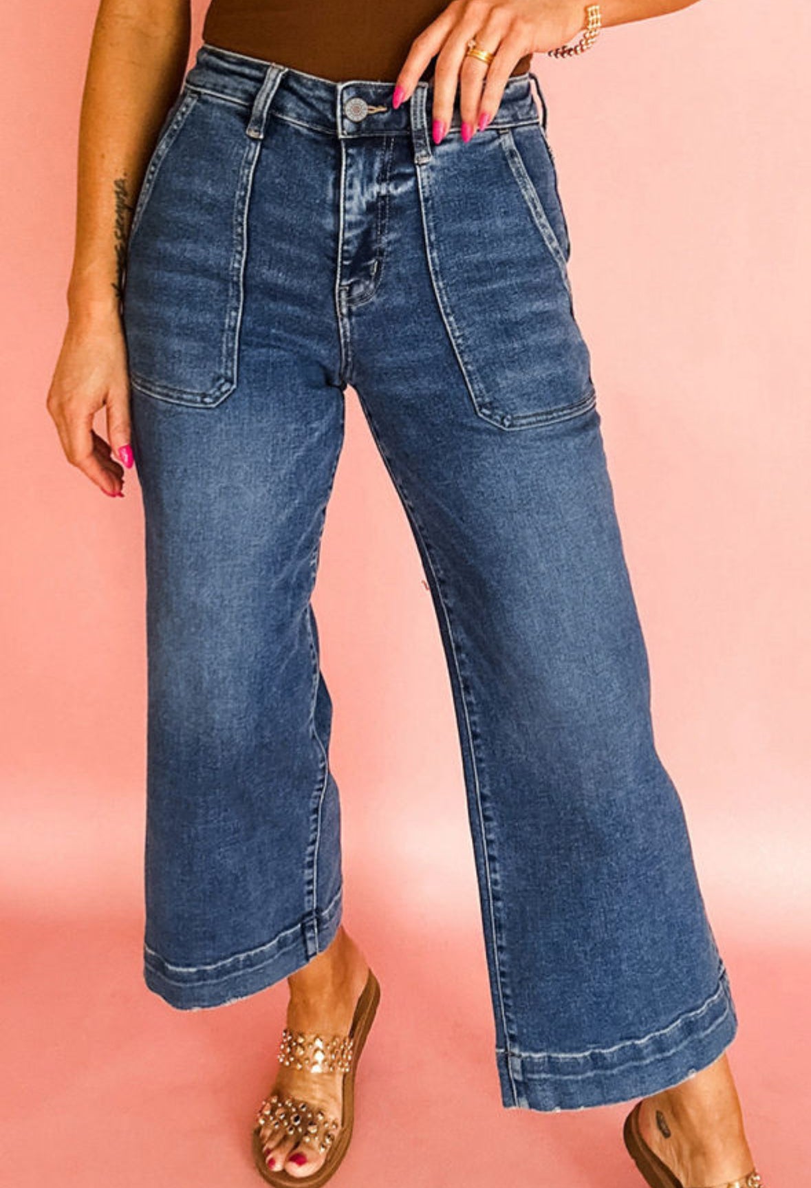 Wide leg big pocket jeans dark wash