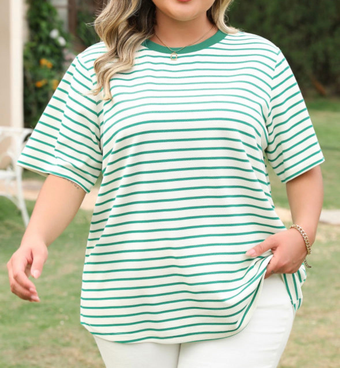 Green stripe texture crew neck