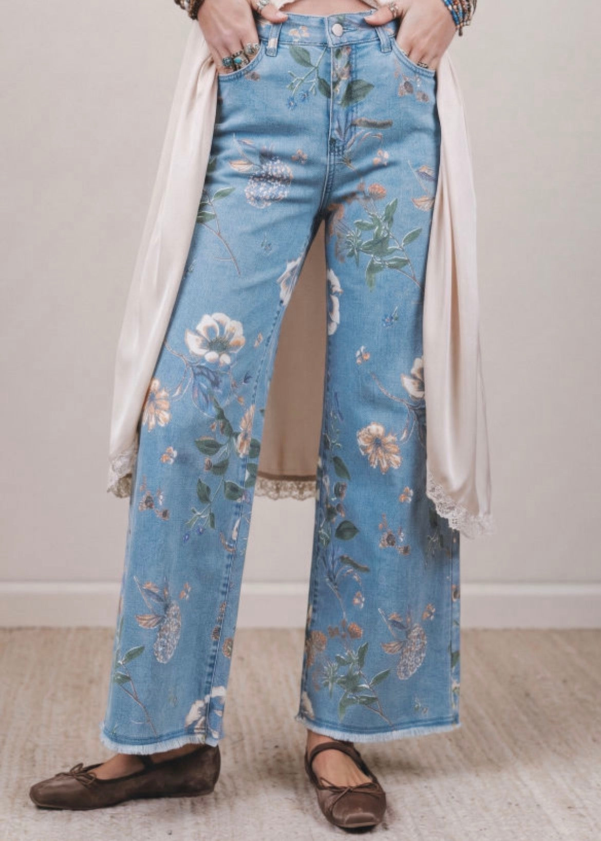 Floral wide leg jeans-peach/cream